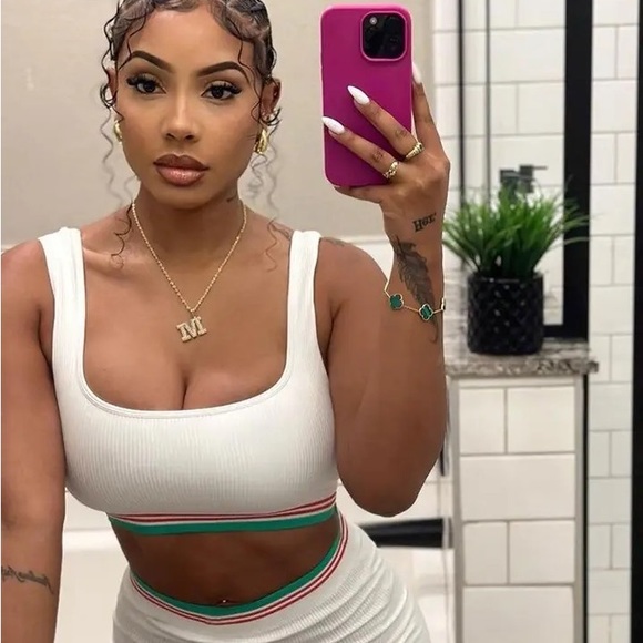 Zara Jewelry - Zara Daisy Chain Gold Multi-floral Baroque Artist Daisies Charm Bracelet